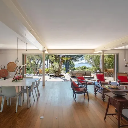 Meiji, Architect Villa, Beachfront Corsica Villa Zonza