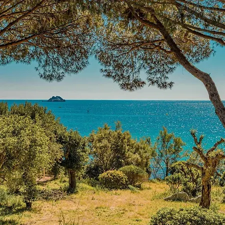 Meiji, Architect Villa, Beachfront Corsica *